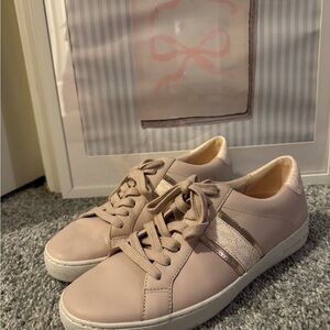 MICHAEL Michael Kors Pink Sneakers with Lace-Up Design